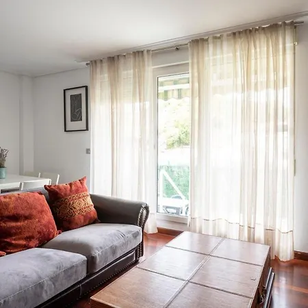 Adosado Con Piscina Terraza Y Garaje *