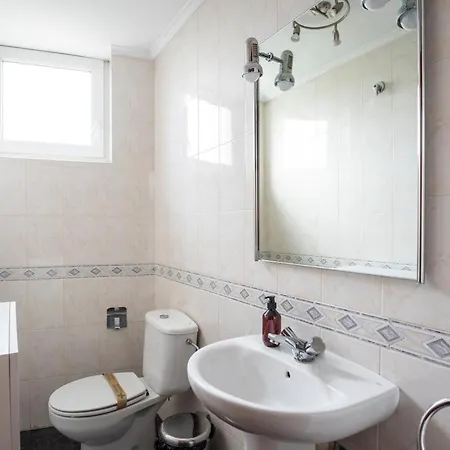 Chalet Adosado Con Piscina Terraza Y Garaje アパート