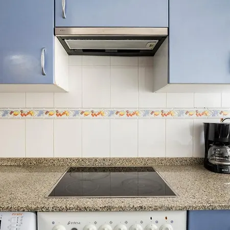 Adosado Con Piscina, Terraza Y Garaje En