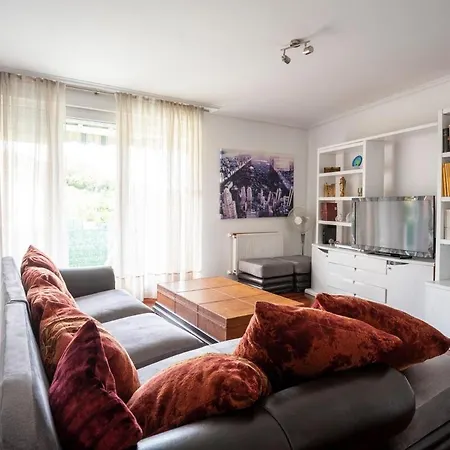 Adosado Con Piscina Terraza Y Garaje