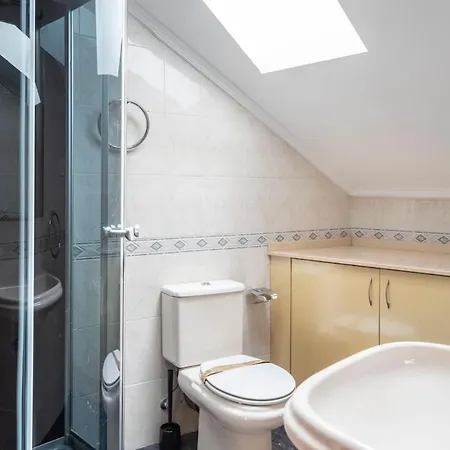 Apartman Adosado Con Piscina, Terraza Y Garaje En Castro-Urdiales