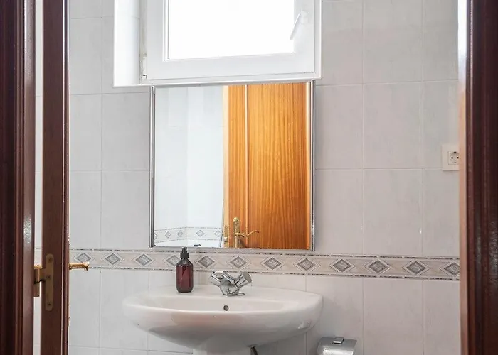 Adosado Con Piscina Terraza Y Garaje