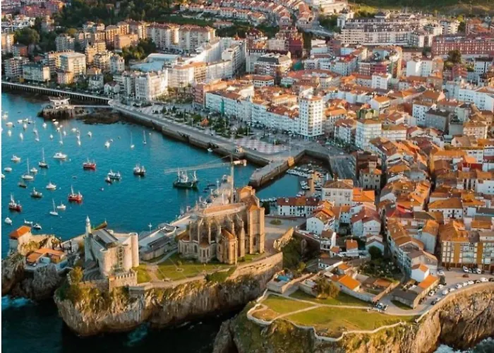 Adosado Con Piscina Terraza Y Garaje
