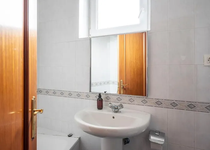 Adosado Con Piscina Terraza Y Garaje * Castro Urdiales