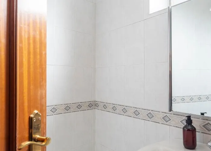 Adosado Con Piscina Terraza Y Garaje